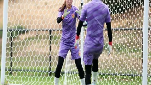 徐一璠、杨钊煊女双四强晋级：网球激战抢七获胜